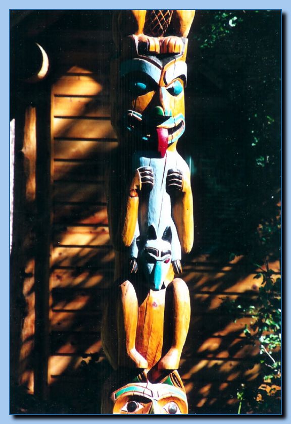 2 093 Totem Traditional Archive 019